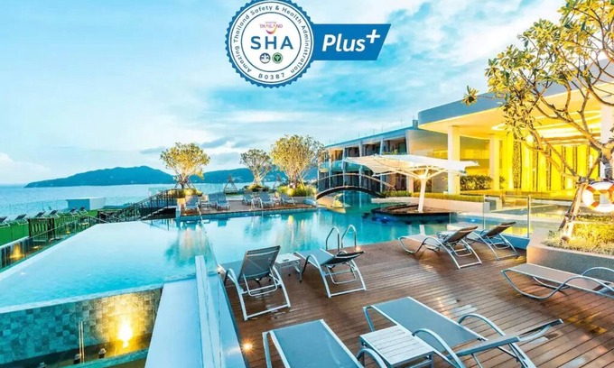 Patong Resort | (SHA+)Deluxe Double or Twin room with Seaview