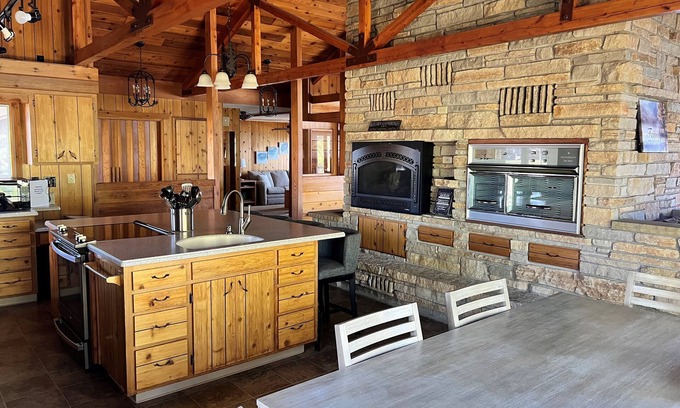 Waupaca House | Shadow Lake Retreat House ~ Waterfront ~ Includes kayaks, paddle boards, bikes.