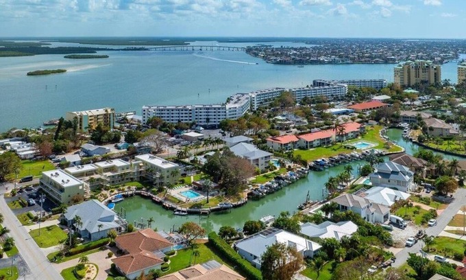 Marco Island Condo | Sharp and Trendy 2 Bedroom Waterfront Condo
