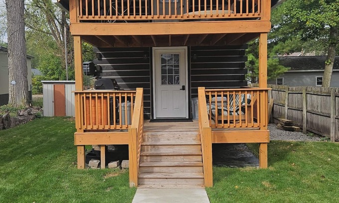 Cassopolis Cabin | SHAVEHEAD LAKE CABIN RETREAT, near Notre Dame