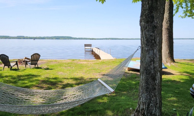 Shawano Cottage | Shawano Lake Cottage. Great Beach. Directly on the Lake