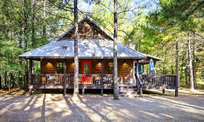 Broken Bow Cabin | Shear Pleasure|Romantic|Farmhouse Style
