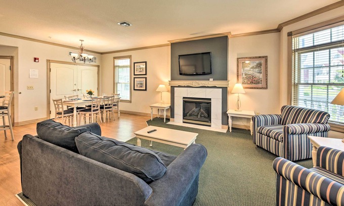 Sheboygan Villa | Sheboygan Villa - Steps to Lake Michigan!