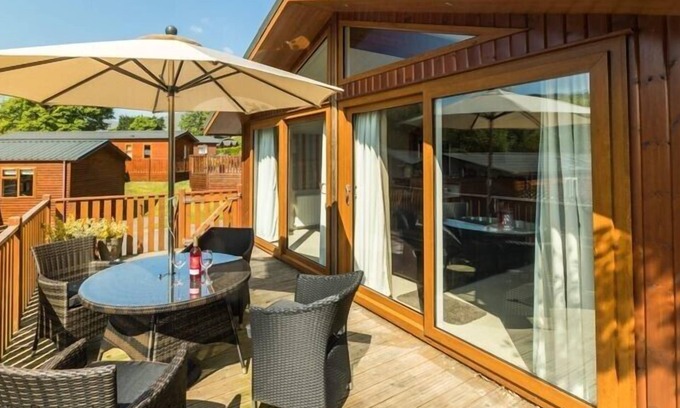 Troutbeck Cottage | SHEFFIELD PIKE LODGE, pet friendly, with a garden in Windermere