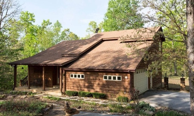 Mill Spring House | Shelton's Way -Fire Pit, Pet Friendly, Lake Access