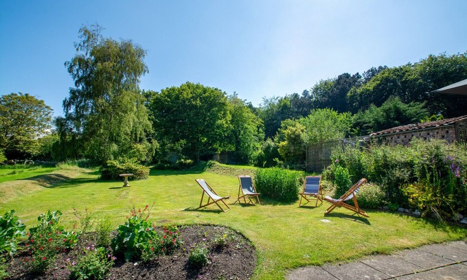East Runton House | Shepherd Cottage - Three Bedroom House, Sleeps 6