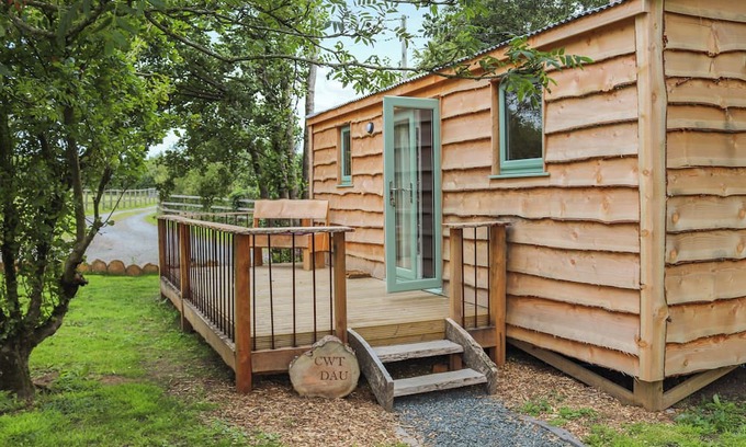 Llangefni Apartment | Shepherds Hut Two - UK48783