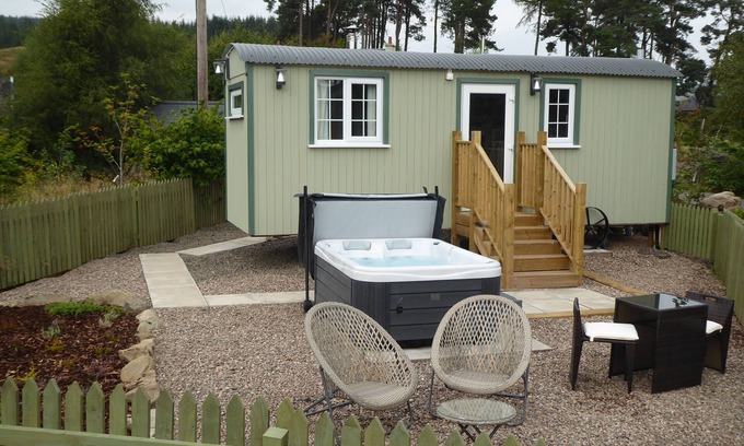Blairgowrie Cottage | Shepherds View - a tiny home that sleeps 2 guests in 1 bedroom