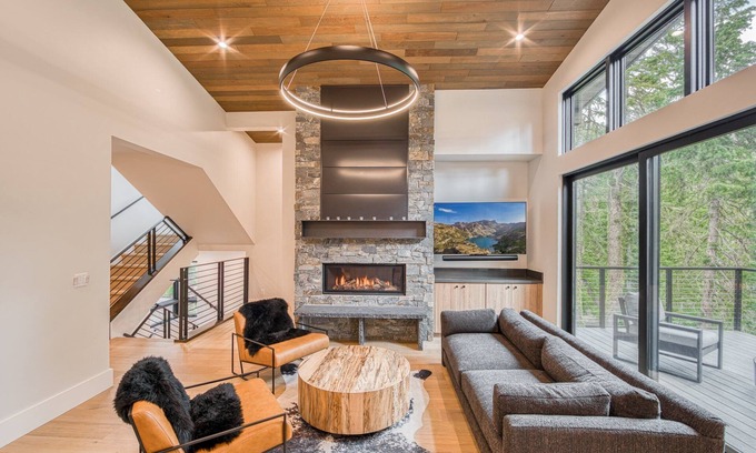 Alpine Meadows House | Shining Creek at Alpine Meadows by Tahoe Getaways - 4 BR w Creek Views, Hot Tub & Ski Shuttle!