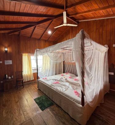 Ambalangoda Resort | Shiny Lakeside Resort