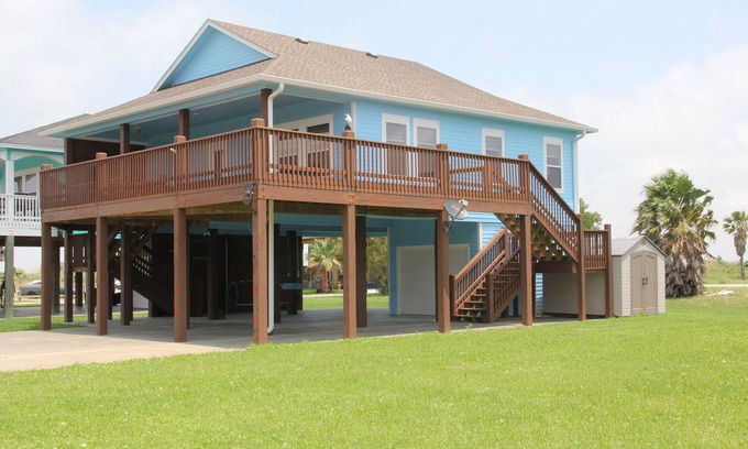 Galveston House | Shore Fun! 3/2 Beachhouse, Holiday Beach Subdivision, Close to Everything!