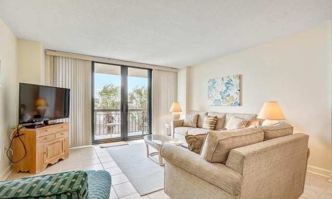 Crescent Beach Hotel | Shore Thing