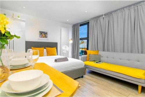 Spitalfields Apartment | Shoreditch Studios by Keyhol Let