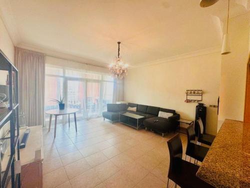 Madinat Zayed Apartment | Shorline