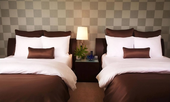 Ludlam Hotel | Short Drive to Miami Int'l Airport! Convenient Accommodation, Balcony + Kitchen