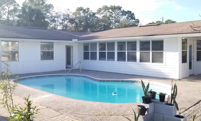 Isle of Palms House | Short or Mid term rental, Private pool, minutes to Mayo/Baptist Hospital