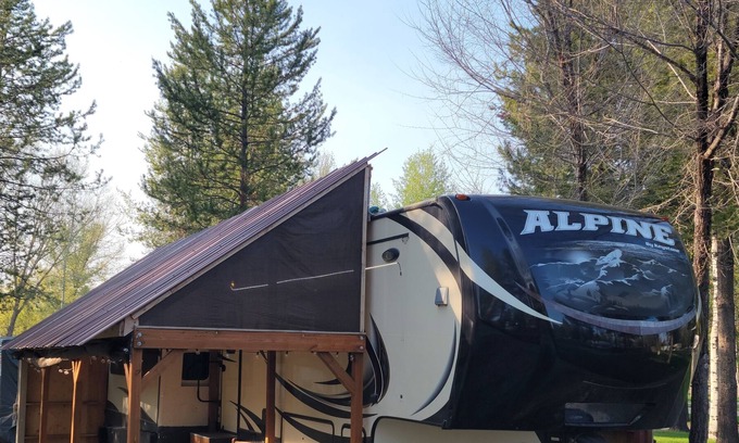 Cascade House | Short-term RV Rental @ Arrowhead Park, in Cascade ID.