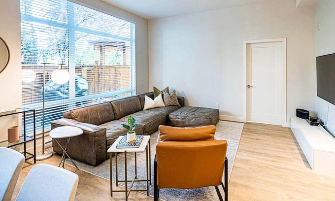 Booktown Condo | Sidney Executive Suite by IRIS PROPERTIES!