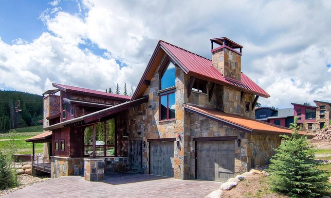 Copper Mountain House | Sierra House - Ski-in/Ski-Out - Ski off patio