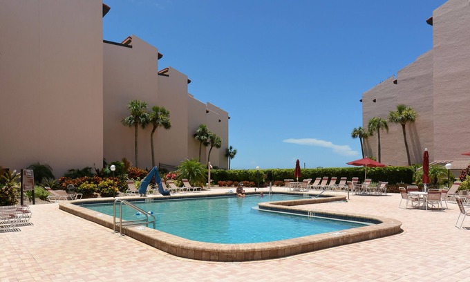 Siesta Key Condo | Siesta Key - 2BR - Beachfront Condo on Crescent Beach - Heated Pool - Tennis Ct