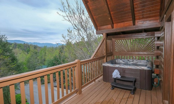 Black Bear Falls Cabin | Siesta Ridge - Sip Champagne by the Fire, Soak in the Hot Tub & Play Foosball