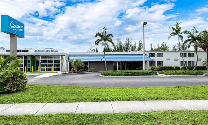 Ludlam Hotel | Signature Inn Miami