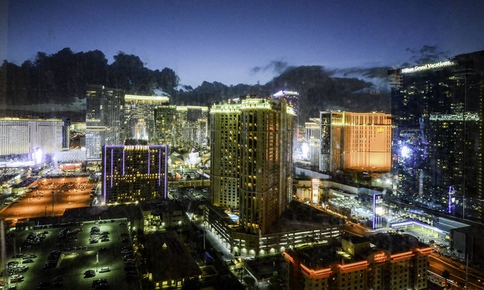 Las Vegas Apartment | Signature @ MGM Grand, Strip view Penthouse Floor, Lazy River