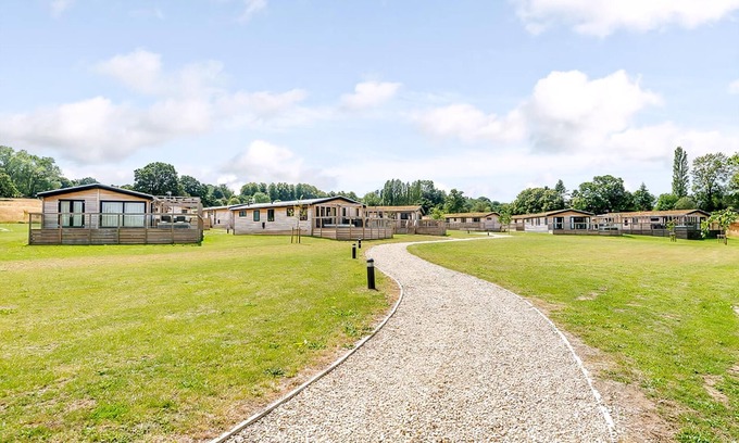 Newbury Ski Chalet | Signature Spa Four Pet