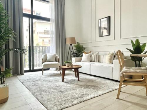 Jumeirah Village Apartment | Silkhuas casual chic 1BR in JVC