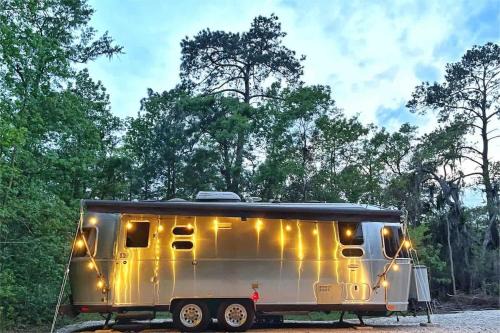 Savannah Other | Silver Belle Airstream Glamper Near Tybee & City