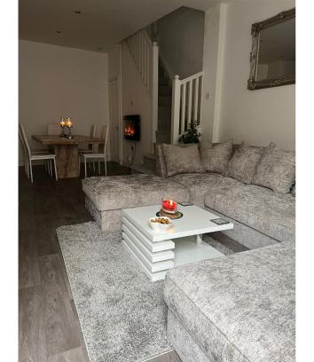 Westcliff-on-Sea Apartment | Silver Dream