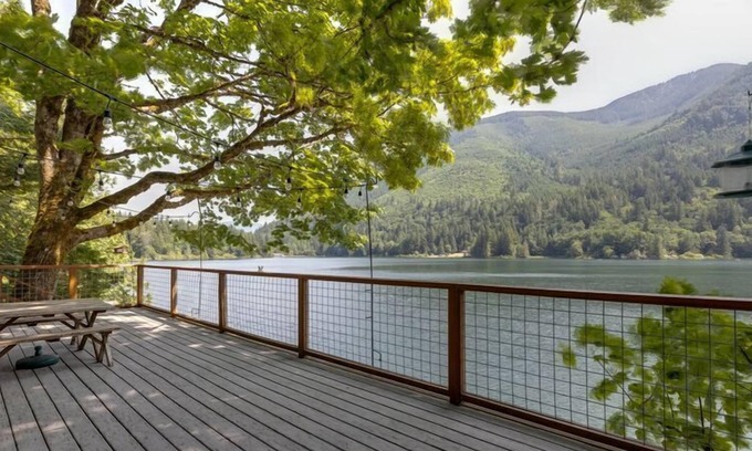 Maple Falls Cabin | 🏊‍♀️❤Silver Lake Cabin #24 - Lakefront - Private Dock - BBQ - Sleeps 4😎