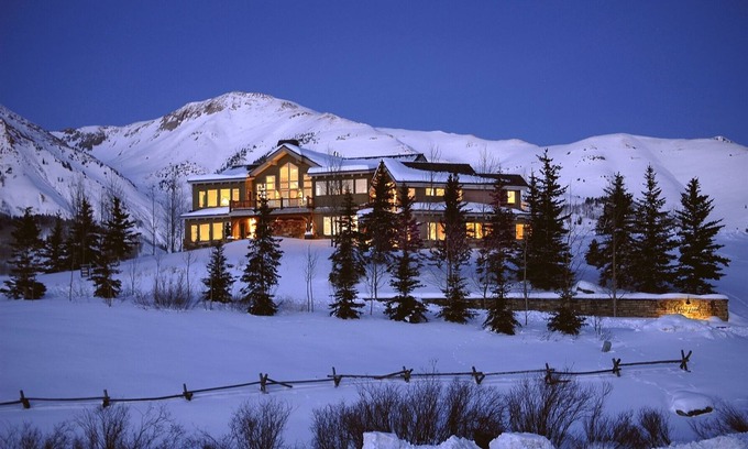 Mount Crested Butte House | Silver Lane/Luxury 5,200 Sq.Ft Home/Walk to Ski Access/Hot Tub/Gourmet Kitchen