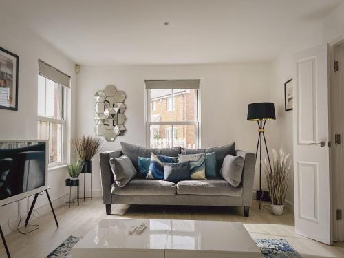 Camber House | Silver Stone