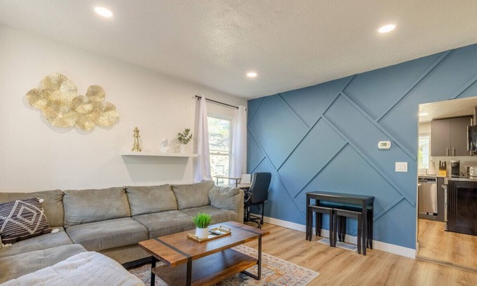 Poplar Grove Apartment | Silver Studio + Near Downtown