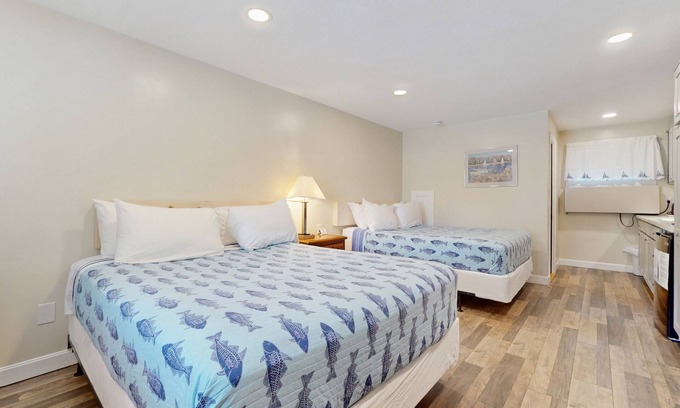 Ogunquit - Wells Apartment | Simple condo with patio, kitchenette, & pool terrace - walk to area's beaches