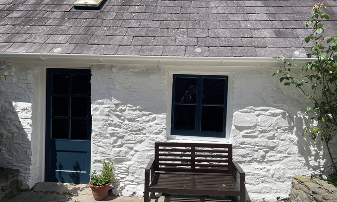 Myddfai House | Simple luxury in Brecon Beacons village house