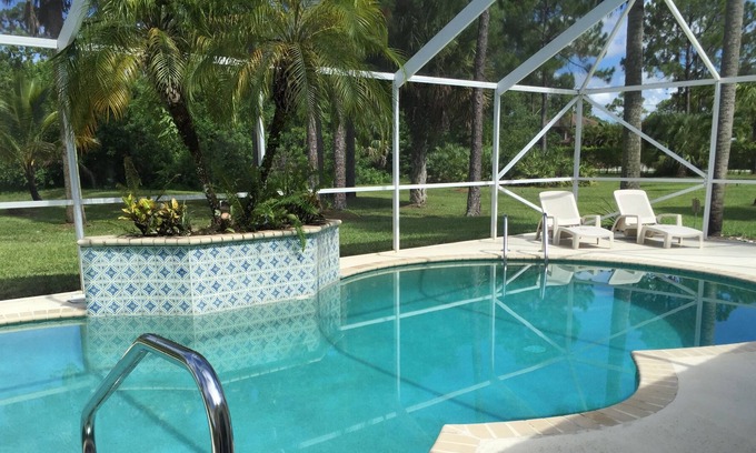 Hunt Club House | Single house with pool