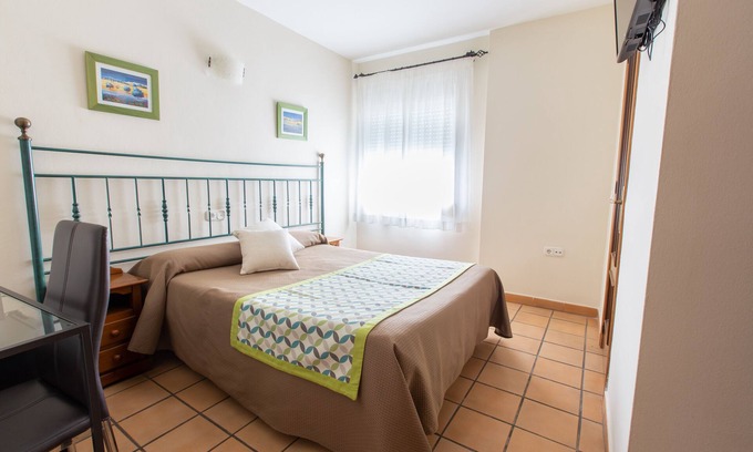 Marbella City Centre Hotel | Single room-Private Bathroom