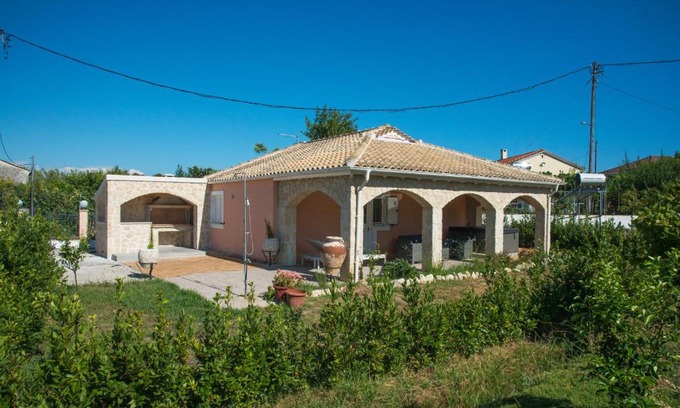 Perama Villa | Siora Andromache