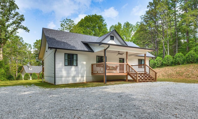 Wiley House | Sip, Shop & Dine: Family Home 9 Mi to Clayton!
