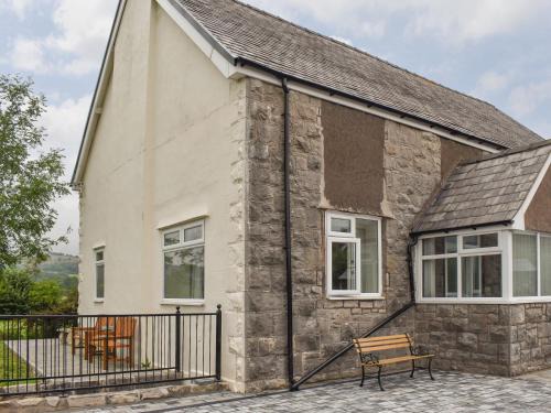 Llanarmon-yn-Ial House | Sisial Y Gwynt