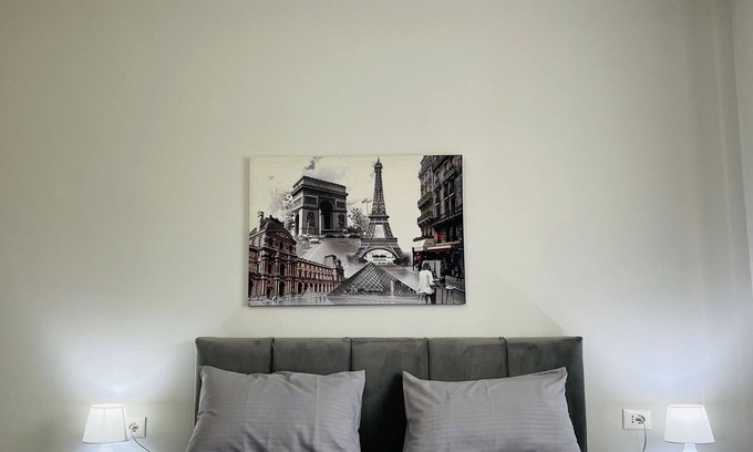 Tirana Apartment | Situated in Tirana, 700 metres from Skanderbeg Square.