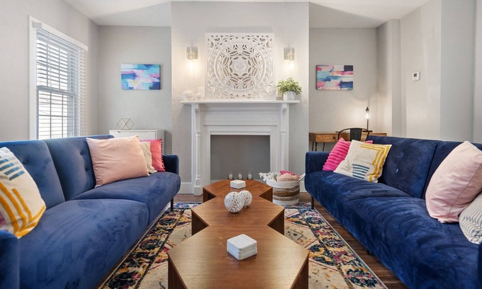 South Side Slopes House | Situated just 1.4 miles away from Pittsburgh’s buzzing downtown.