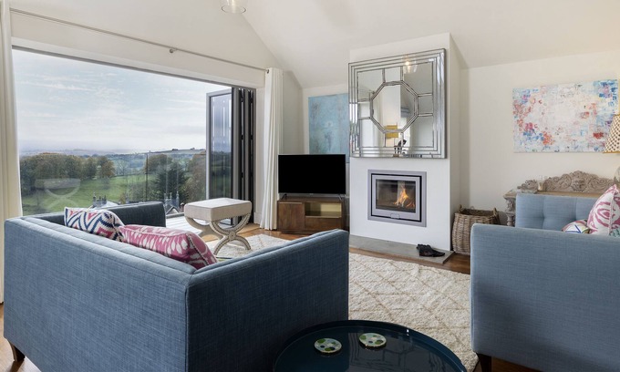 Bath House | Situated two miles south of the vibrant city of Bath, Barley Brake is the perfect Rural Retreat. The