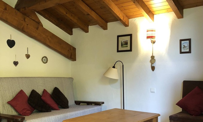 Saint-Gervais-les-Bains Apartment | Ski apartment in a chalet for 8 people in the heart of nature