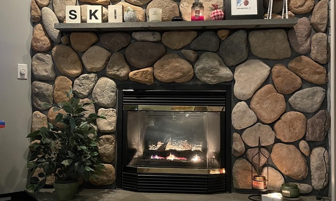 Killington Condo | Ski, Bike, Hike & Relax: 2-Bedroom Condo w/Pool & SPA. Minutes to Killington!