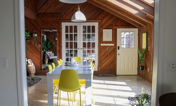 Rexburg House | SKI/BYUI/Yellowstone, Sunroom, Game Room