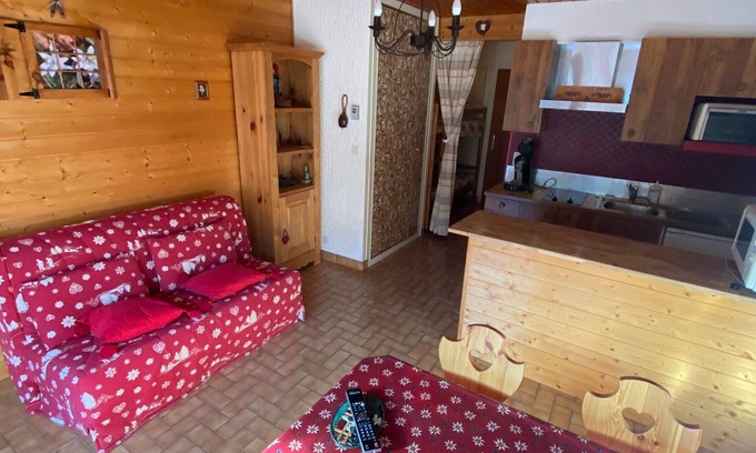 La Chapelle-d'Abondance Apartment | Ski-In/Ski-Out Studio with Mountain View Balcony and Parking