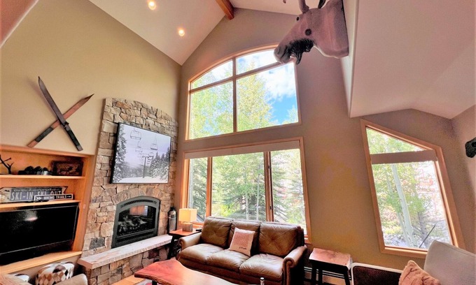 Peak 8 Ski Chalet | Ski In-Out 300 ft to 4 O'clock Run Private Hot Tub